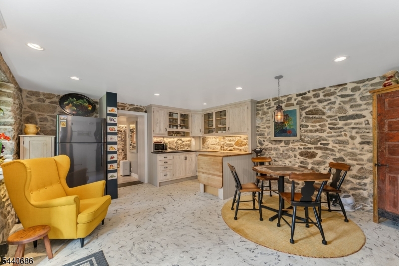 Finesville - Residential