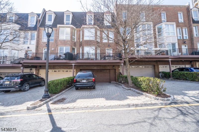 Kensington Park Town Homes - Residential