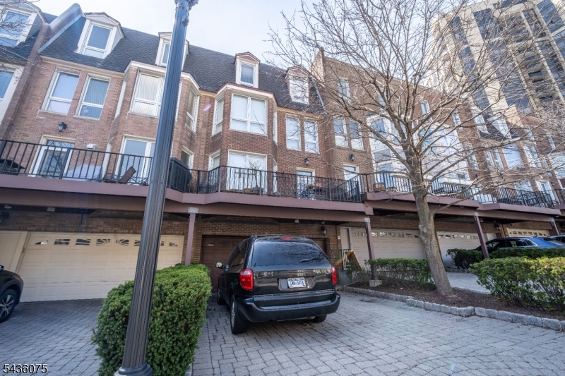 Kensington Park Town Homes - Residential
