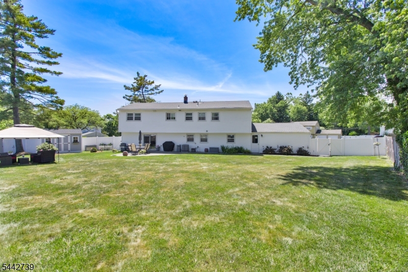 Lawrence Brook - Residential