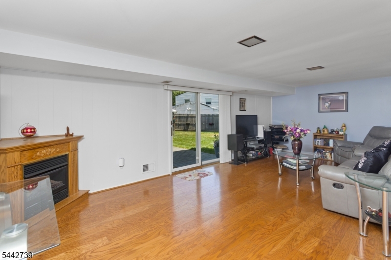 Lawrence Brook - Residential