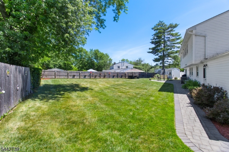 Lawrence Brook - Residential