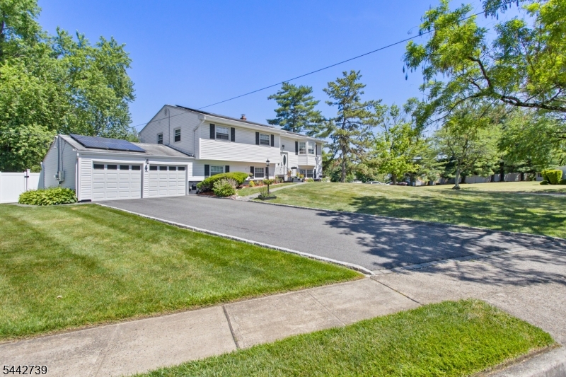 Lawrence Brook - Residential