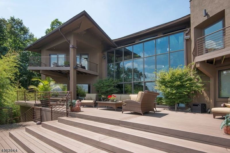 DAVIS COVE Lake Front - Residential