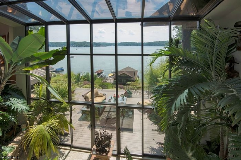 DAVIS COVE Lake Front - Residential