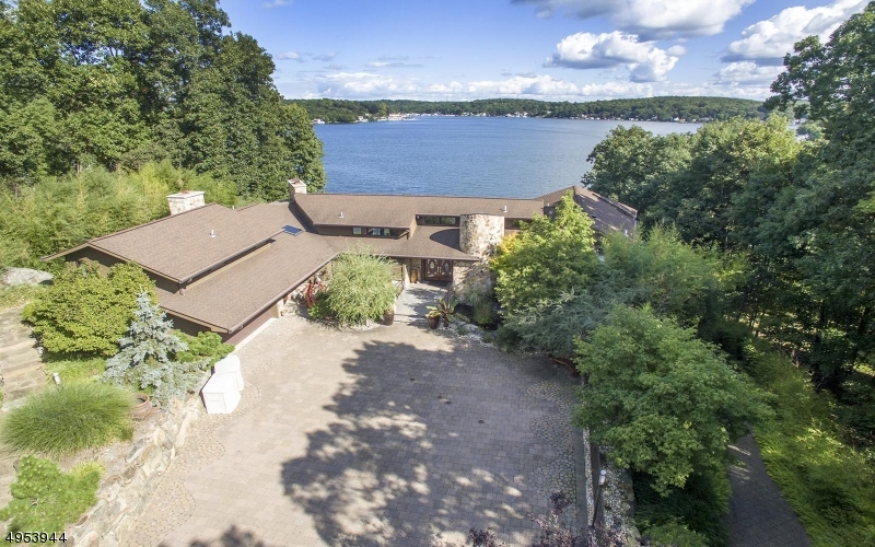 DAVIS COVE Lake Front - Residential