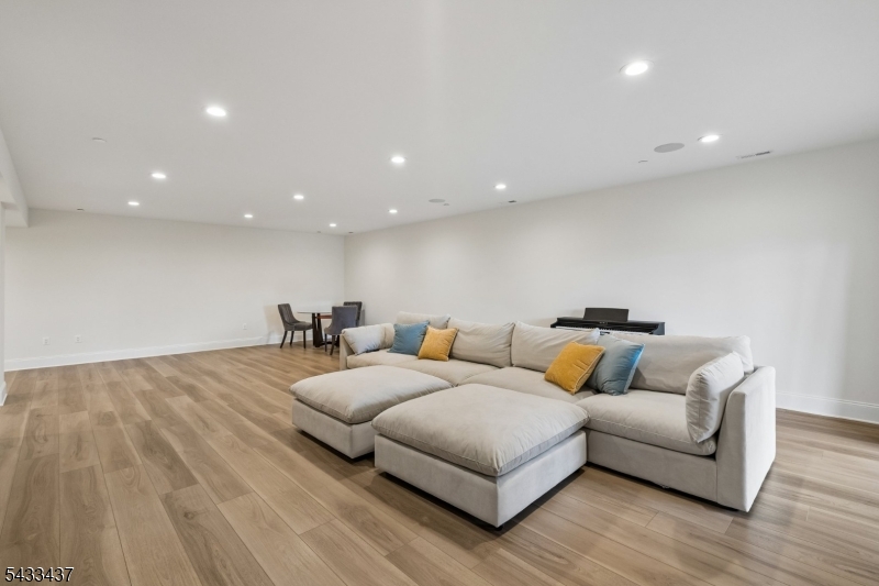 Villas at Warren - Residential