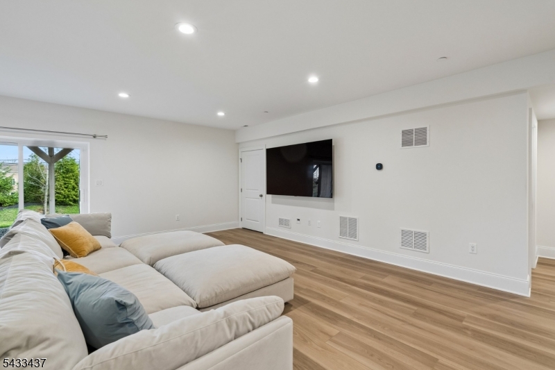 Villas at Warren - Residential