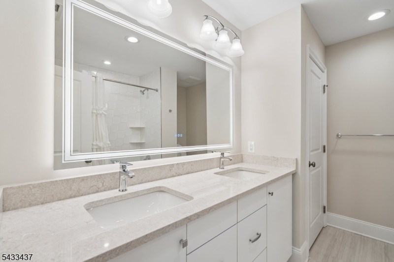 Villas at Warren - Residential
