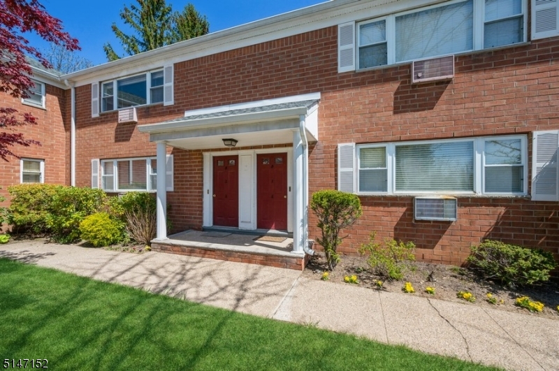 Mountain Club 2nd Floor modern 1 bedroom condo, great views! Heat and hot water included, plus storage. Wood floors under carpet. This unit is located close to amenities: outdoor in ground pool, Club House w/fitness center & tennis court. Laundry facilities in complex.  Close to NJ transit direct train to NYC, shopping, restaurants and major highways.