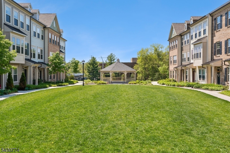 Livingston Square - Residential