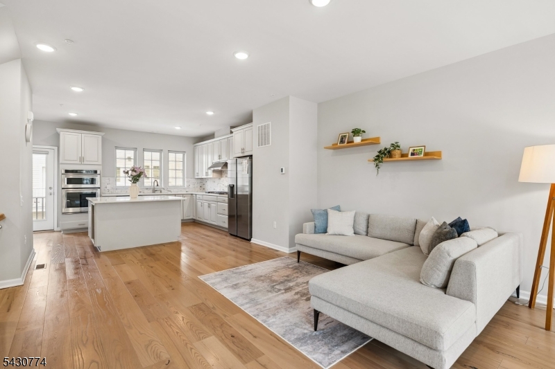 Livingston Square - Residential
