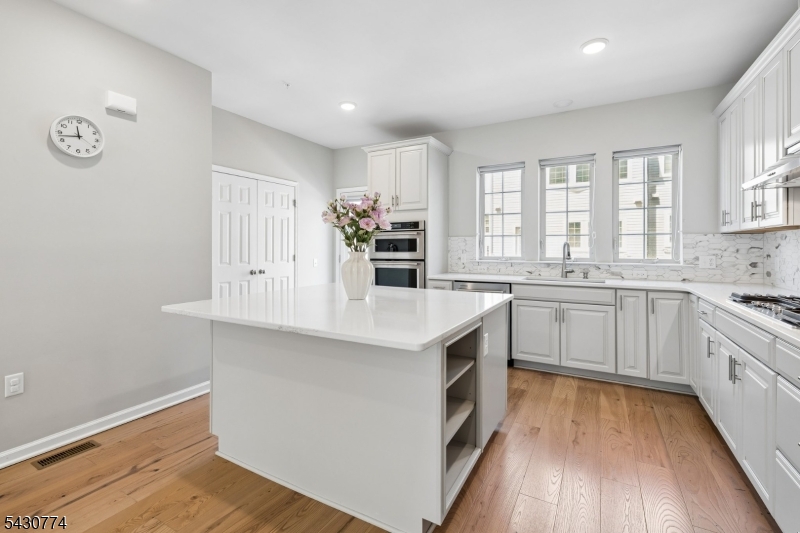 Livingston Square - Residential