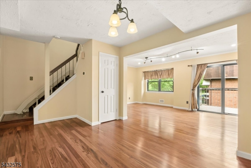 Oak Hollow - Residential