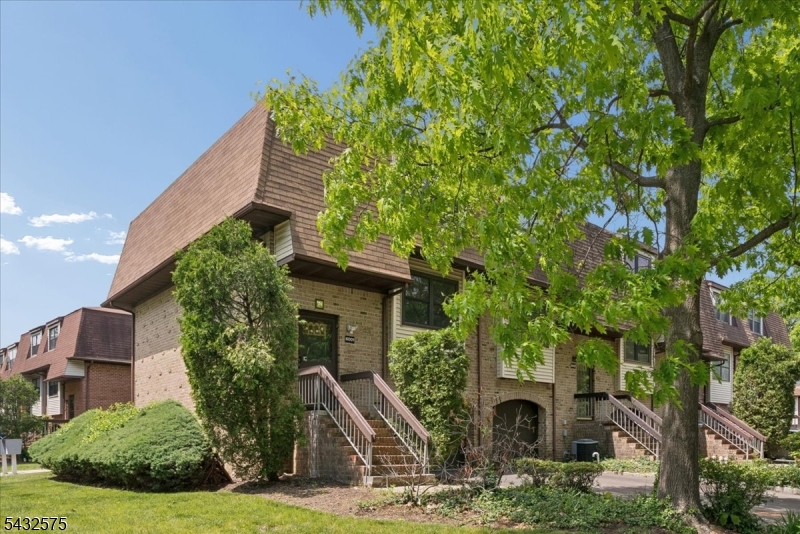 Oak Hollow - Residential