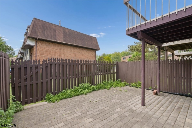 Oak Hollow - Residential