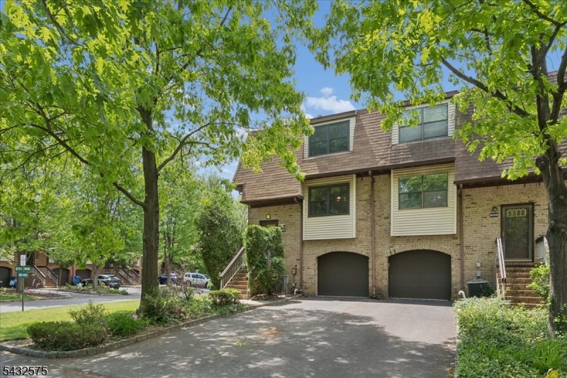 Oak Hollow - Residential