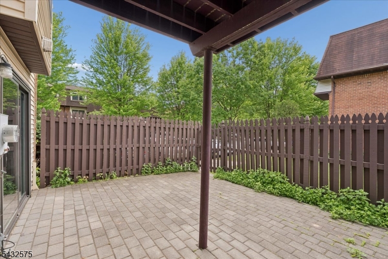 Oak Hollow - Residential