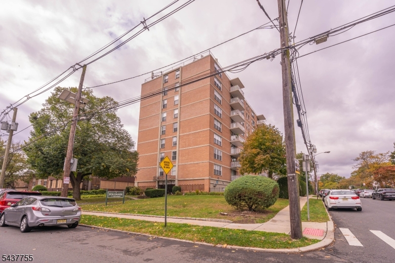 Polonaise Condominiums - Residential