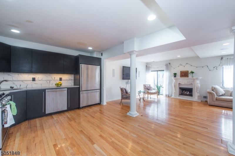 CASTLE RIDGE - Residential