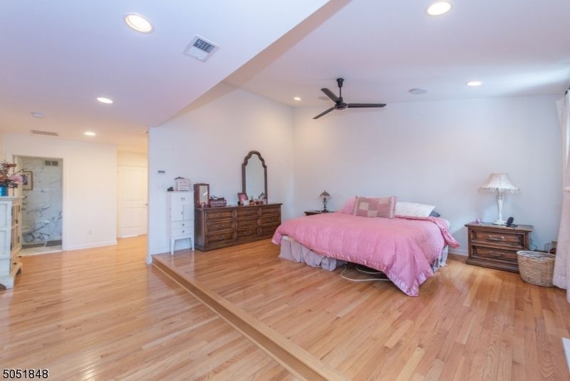 CASTLE RIDGE - Residential