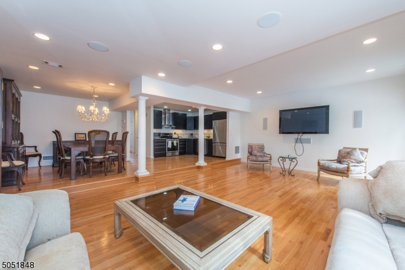 CASTLE RIDGE - Residential