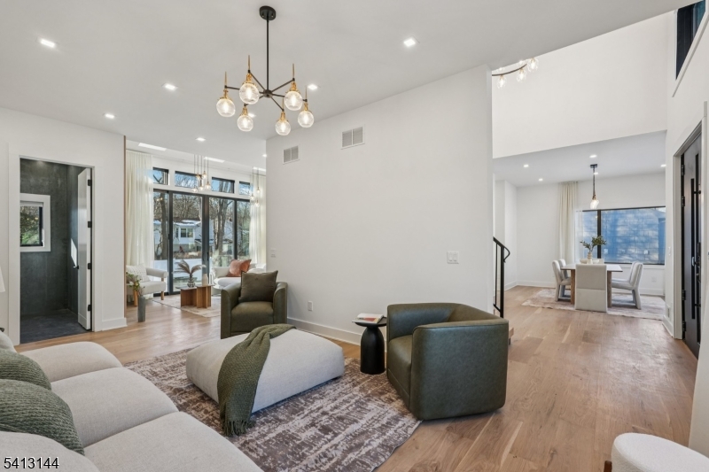 COLLINS - Residential