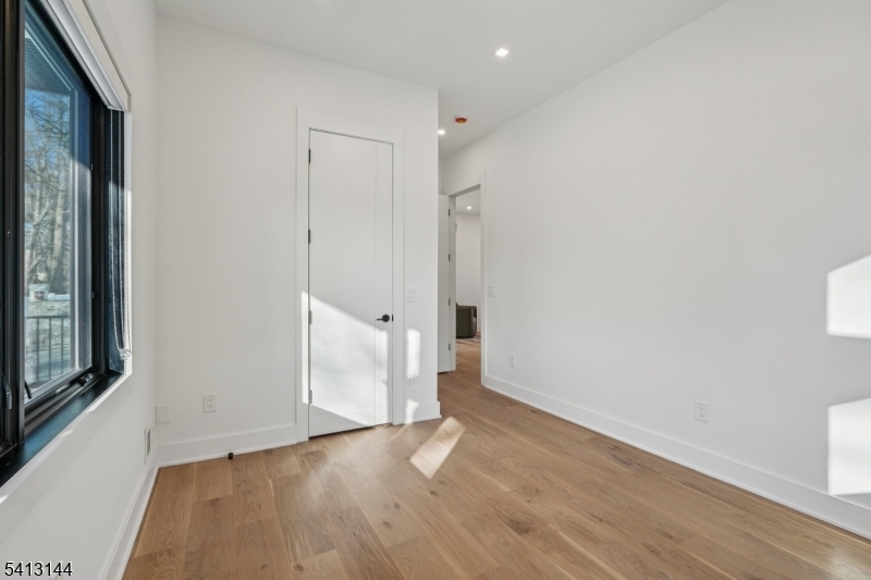 COLLINS - Residential