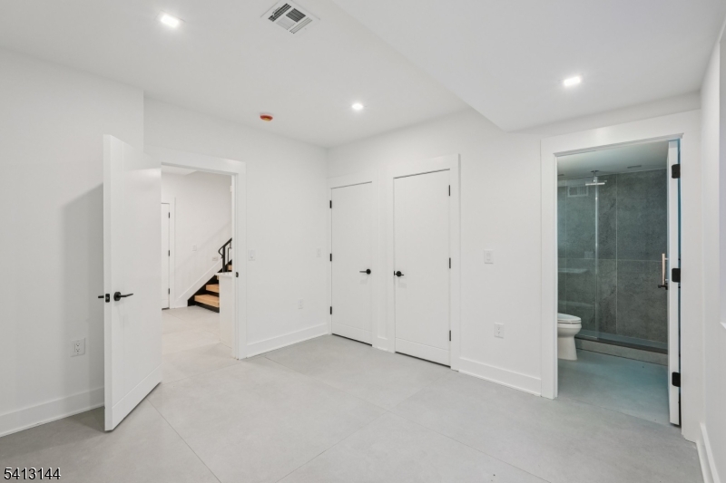 COLLINS - Residential