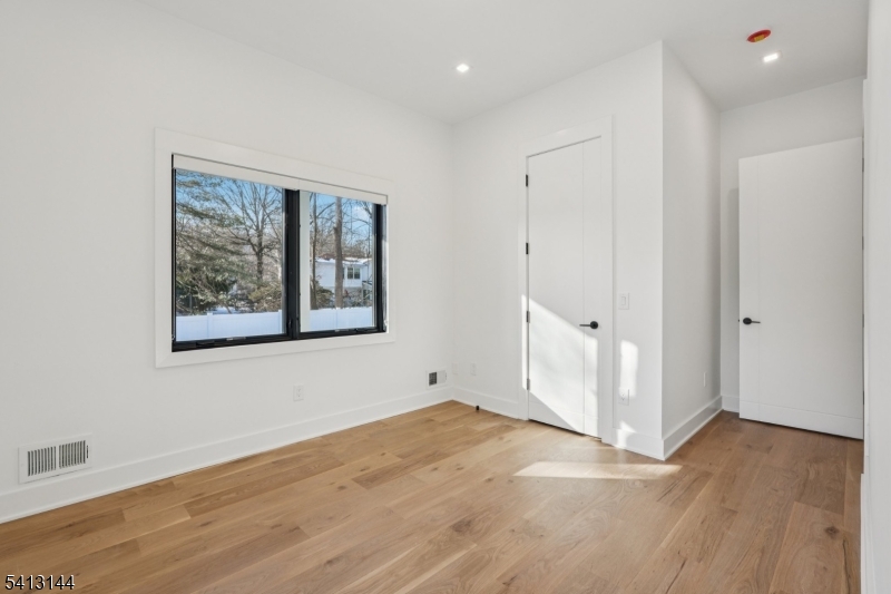 COLLINS - Residential