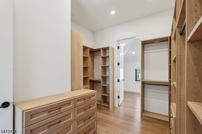 COLLINS - Residential