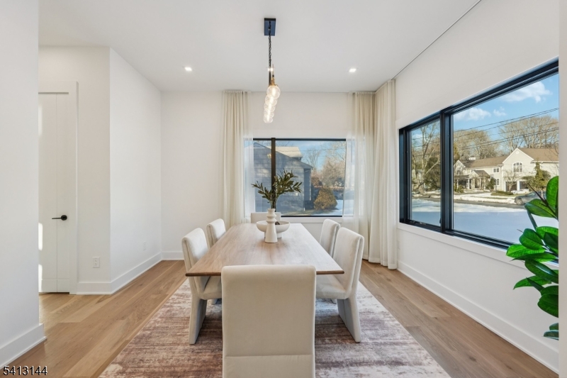 COLLINS - Residential