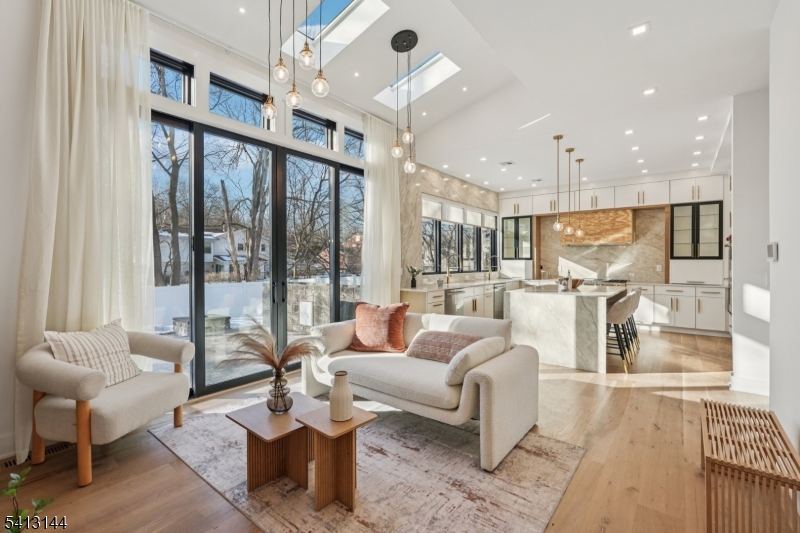 COLLINS - Residential