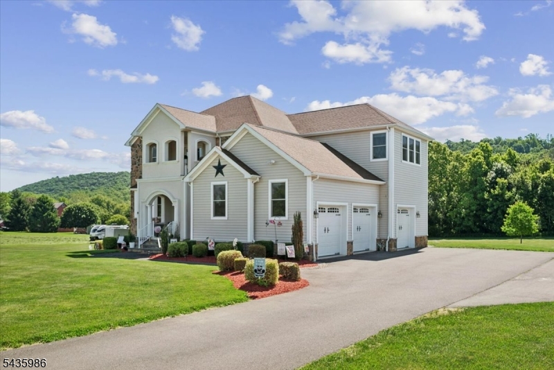 Signature Estates - Residential
