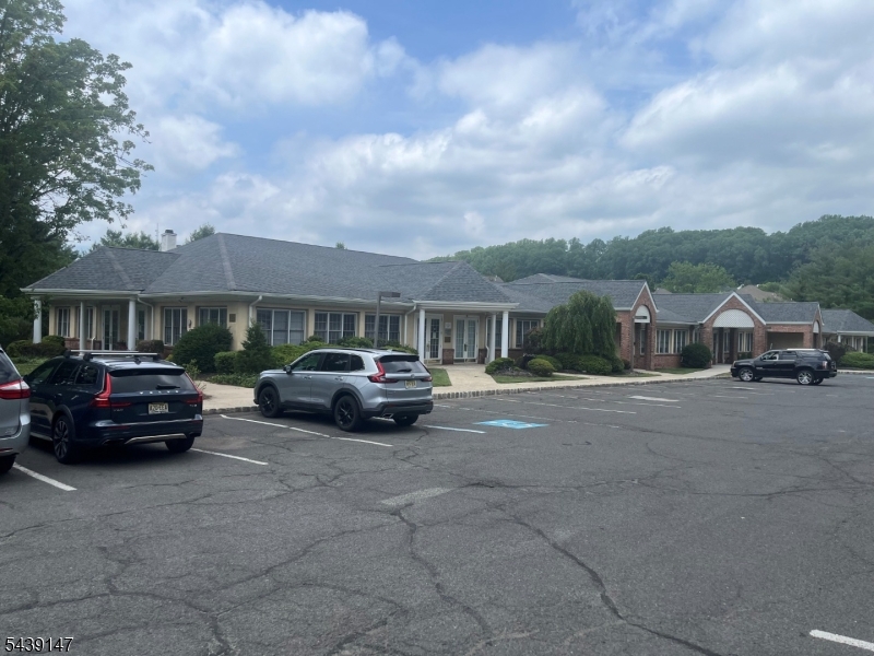 Crosspointe Condo Assoc - Commercial Lease
