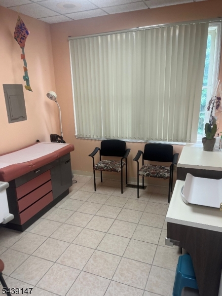 Crosspointe Condo Assoc - Commercial Lease