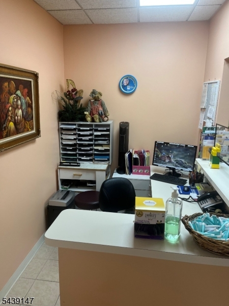 Crosspointe Condo Assoc - Commercial Lease