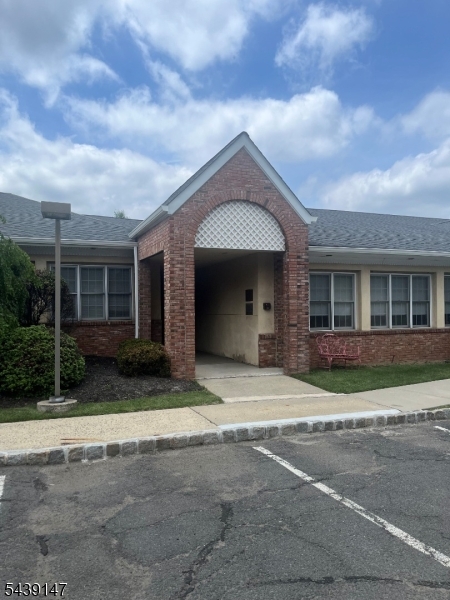 Crosspointe Condo Assoc - Commercial Lease