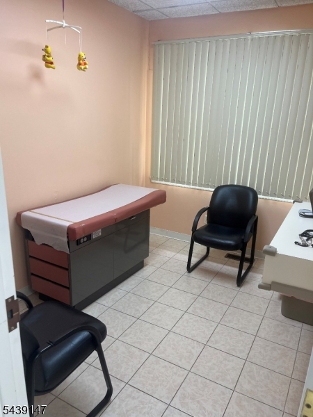 Crosspointe Condo Assoc - Commercial Lease
