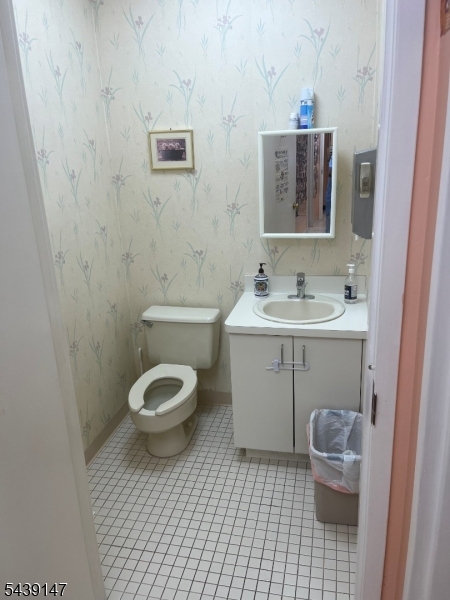 Crosspointe Condo Assoc - Commercial Lease