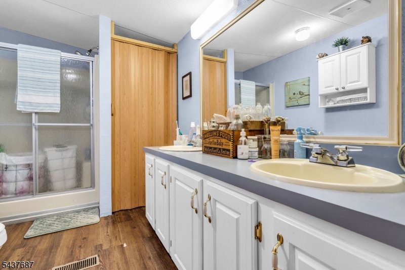 COUNTRY VIEW VILLAGE - Residential