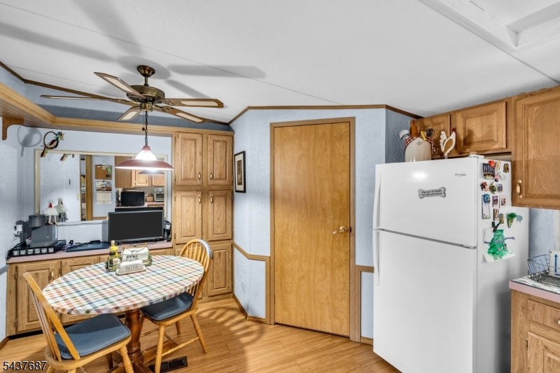 COUNTRY VIEW VILLAGE - Residential