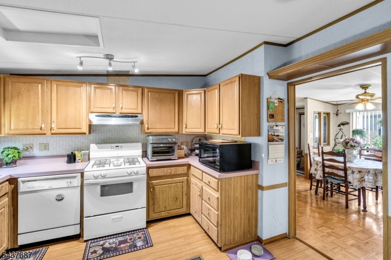 COUNTRY VIEW VILLAGE - Residential