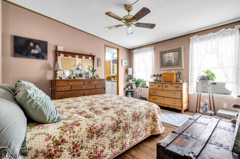 COUNTRY VIEW VILLAGE - Residential