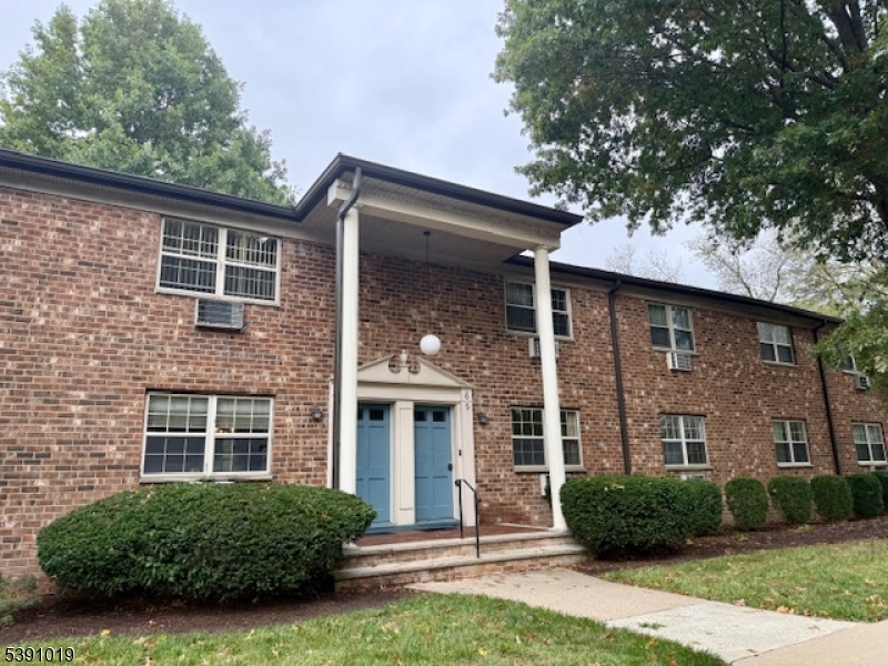 Valley Stream - Residential