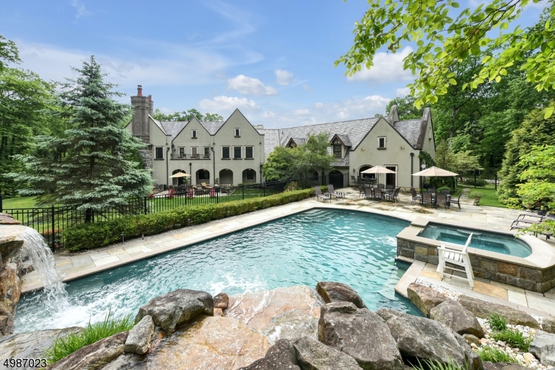 The Pond - Residential