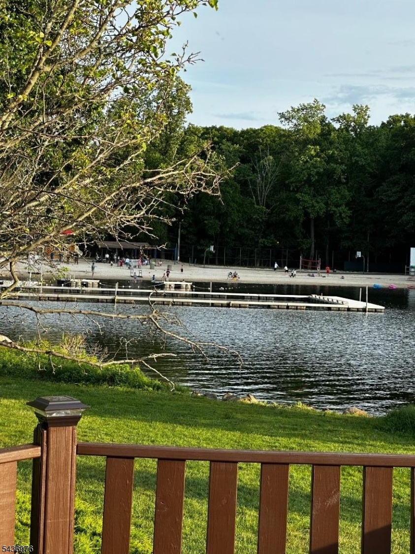 WHITE MEADOW LAKE - Residential