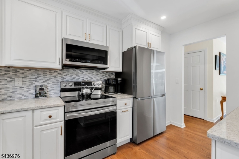 WHITE MEADOW LAKE - Residential