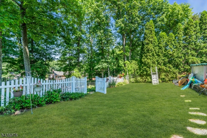 WHITE MEADOW LAKE - Residential
