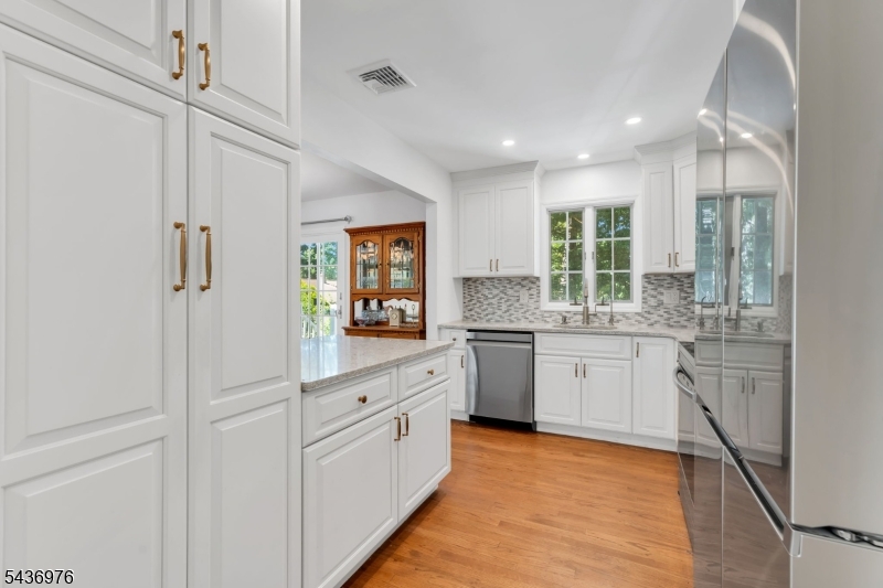 WHITE MEADOW LAKE - Residential